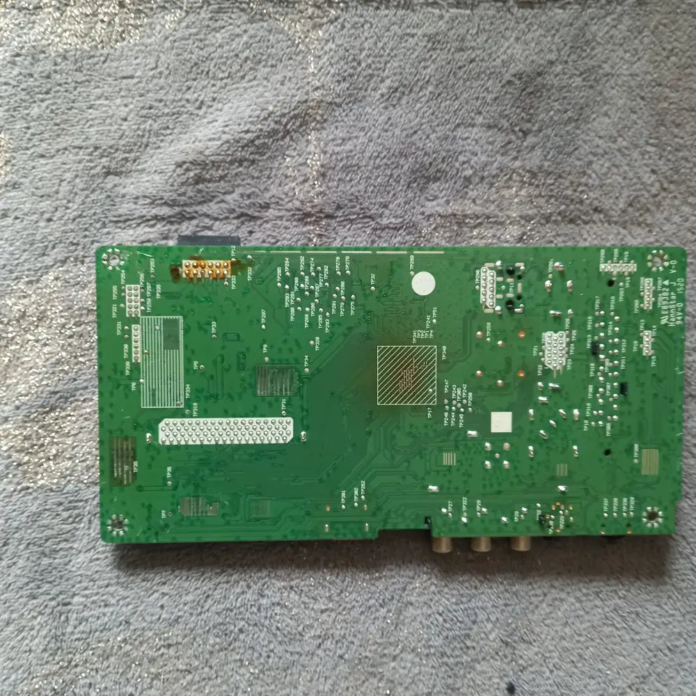 23350152 17MB55 MAIN PCB FOR BUSH DLED50287FHD,used tested.