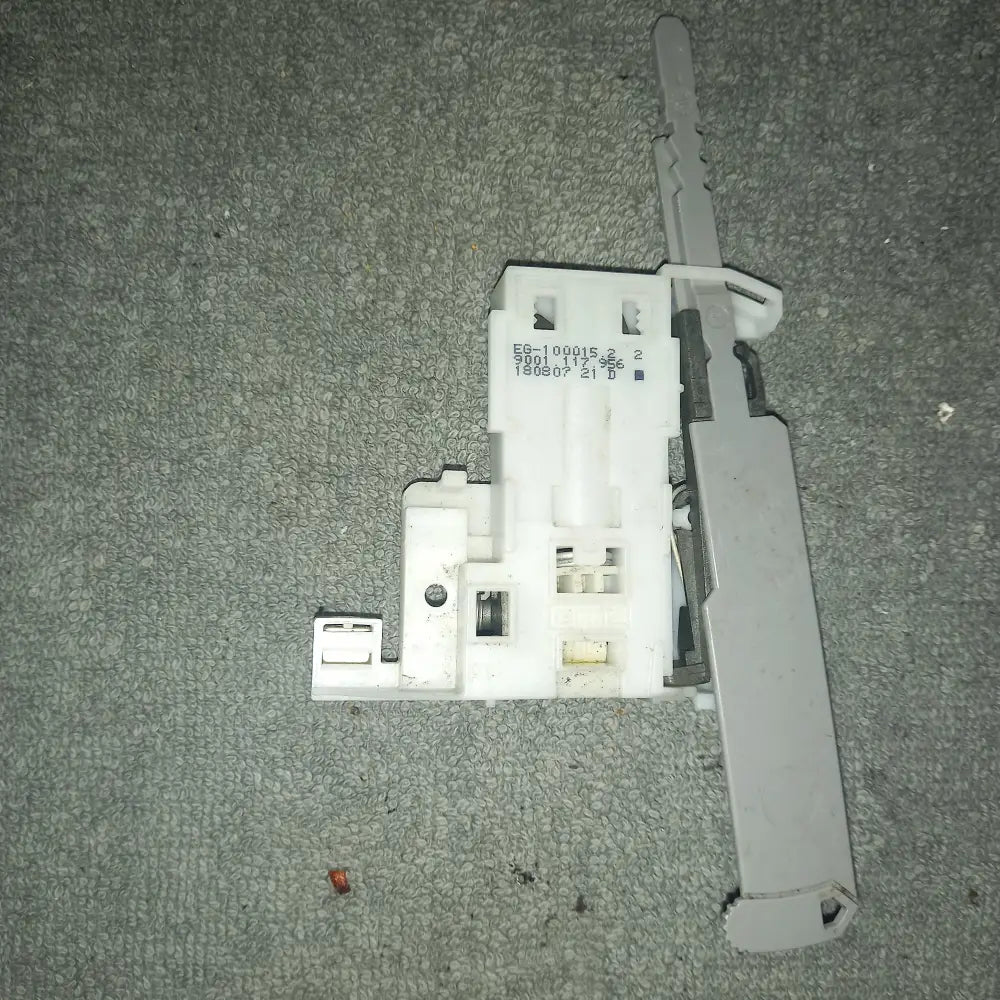 9001 117 956 eg-100015.2 9001117956 bosch siemens dishwasher door lock,used tested.