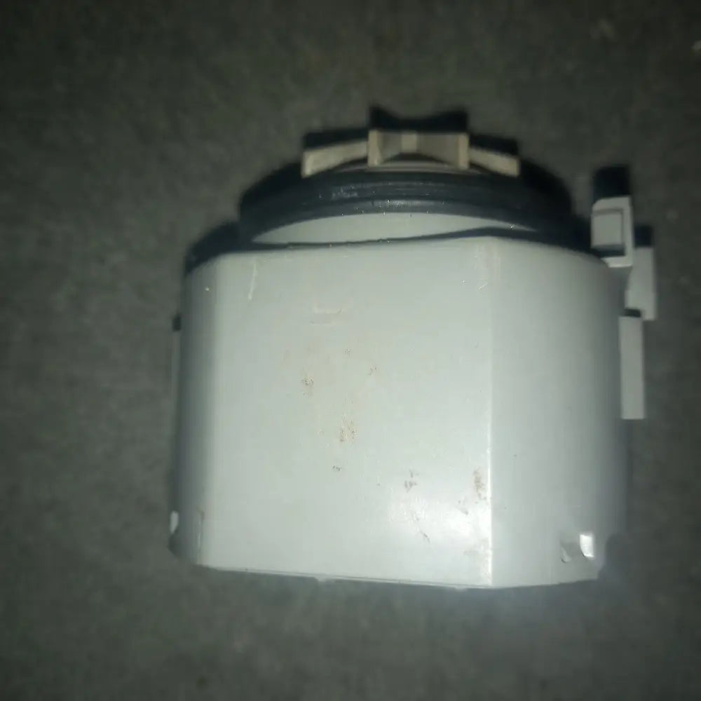 9001122735 bosch siemens dishwaher pump,used tested.