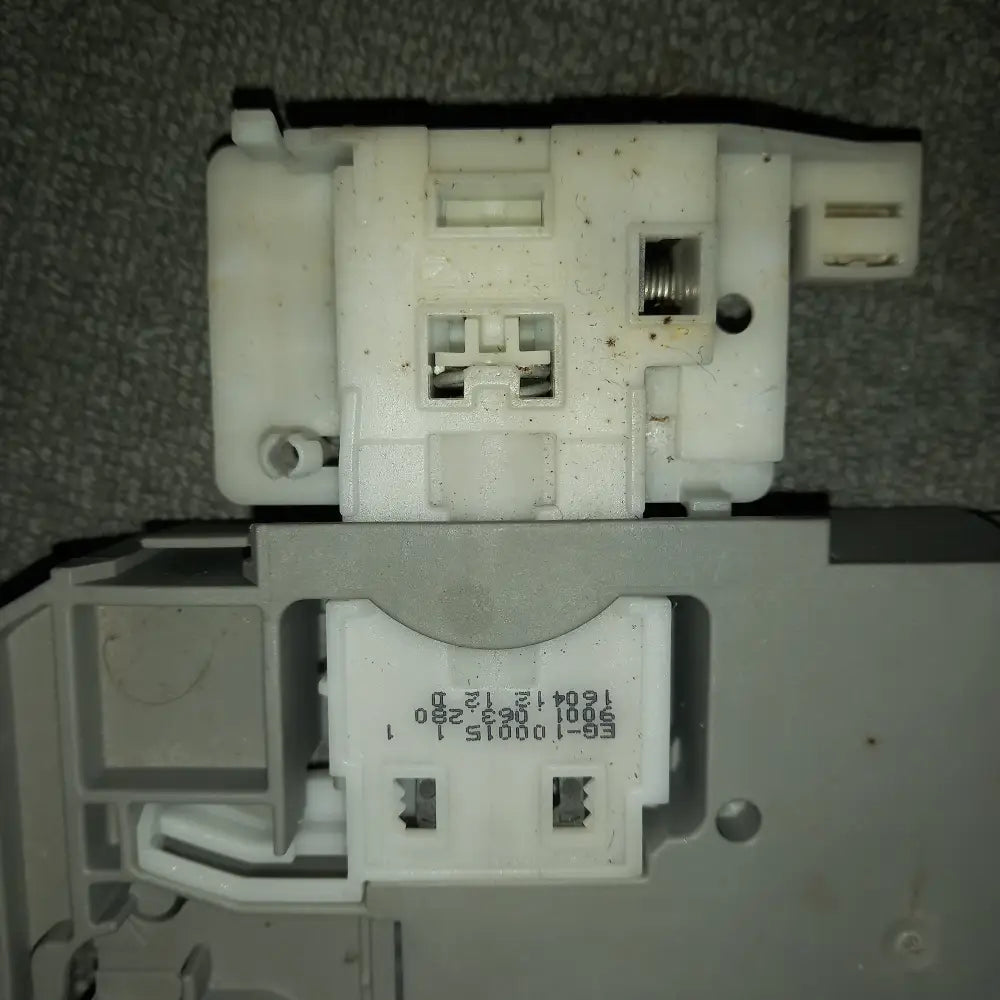 appliance spare parts for your one stop bosch siemens dishwasher door lock spares 9000 985 351 used tested appliance