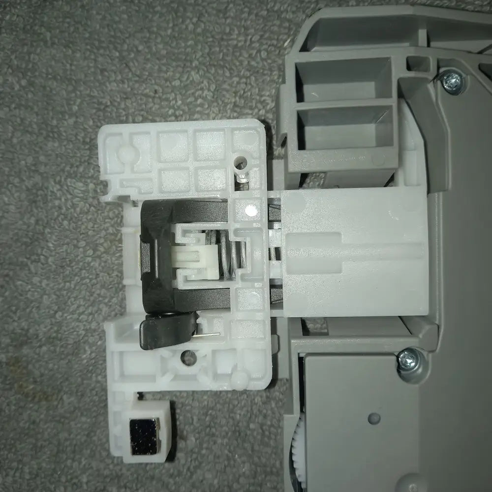 appliance spare parts for your one stop bosch siemens dishwasher door lock spares 9000 985 351 used tested appliance