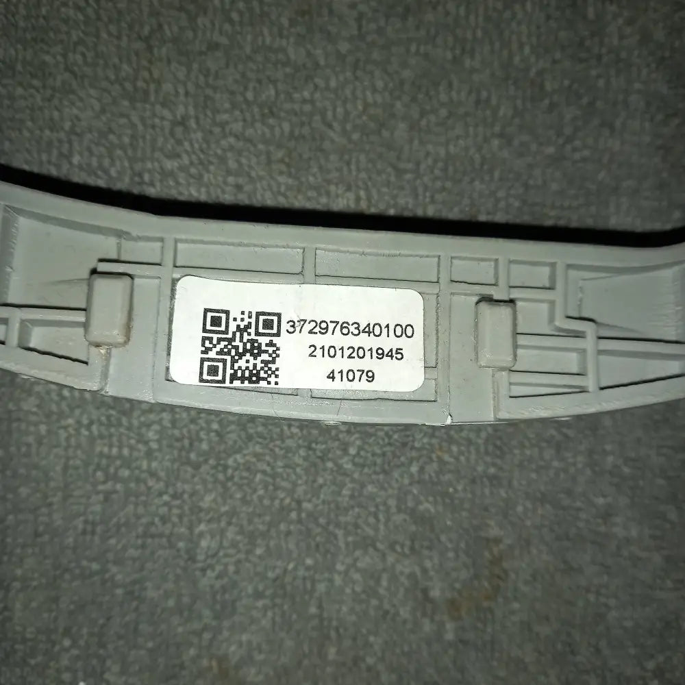 beko tumble dryer door hinge 372976340100 2101201945 used,good condition.