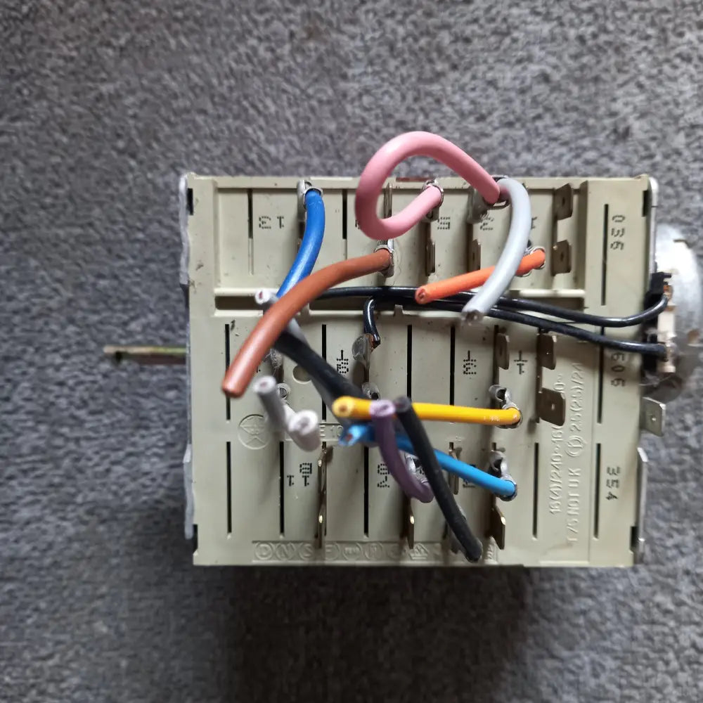 Electrolux zanussi TDC1000W (91672004903) Tumble Dryer 240vt70 4799 1127/3/1.05 timer programme timer unit,used tested.