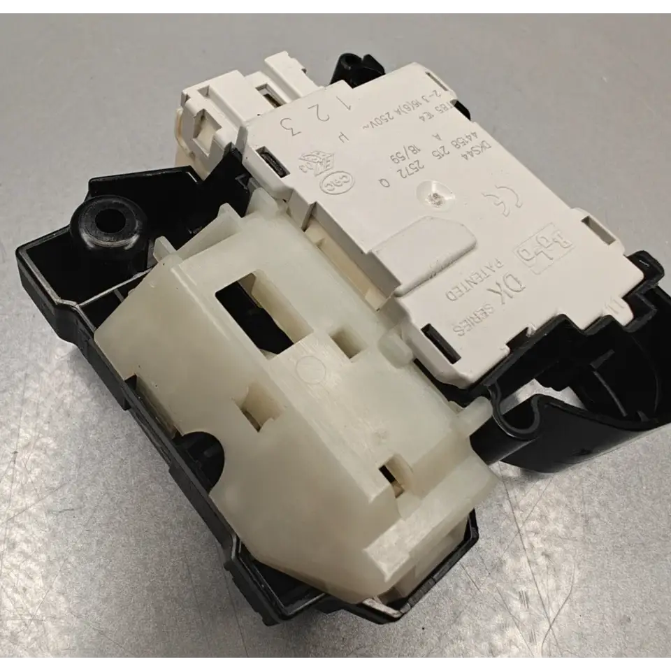 GENUINE BEKO/ARCELIK 2849660600 DOOR LOCK – REMOVED FROM BEKO BM1WT3821W Your One-Stop Appliance Spare Parts Solution