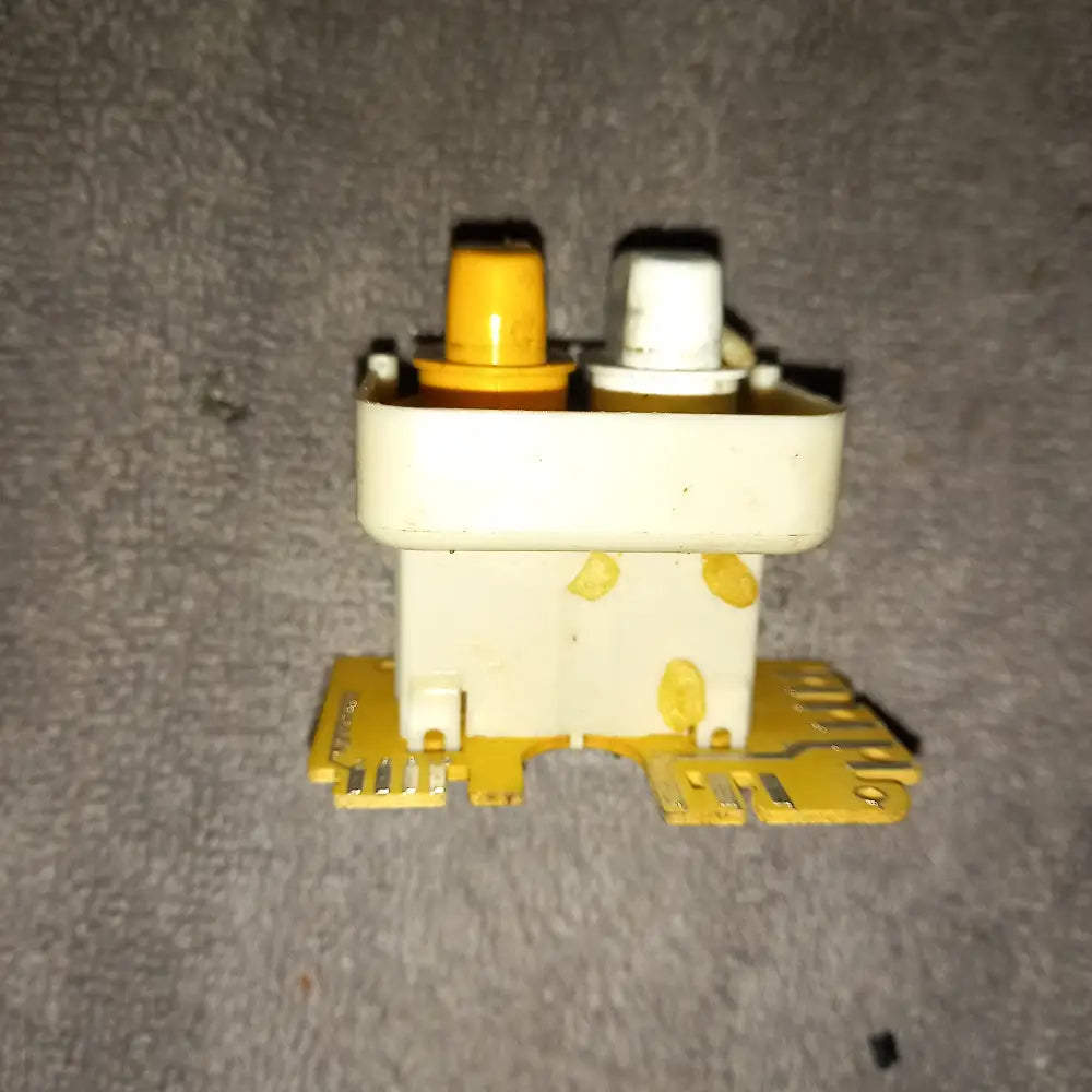 GENUINE MIELE SPARES M,T.NR.4276702DB 4738180 Network button for Miele washing machine