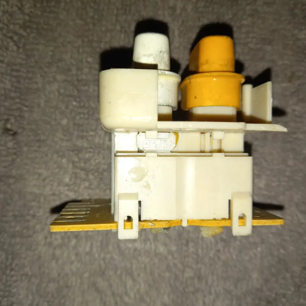 GENUINE MIELE SPARES M,T.NR.4276702DB 4738180 Network button for Miele washing machine