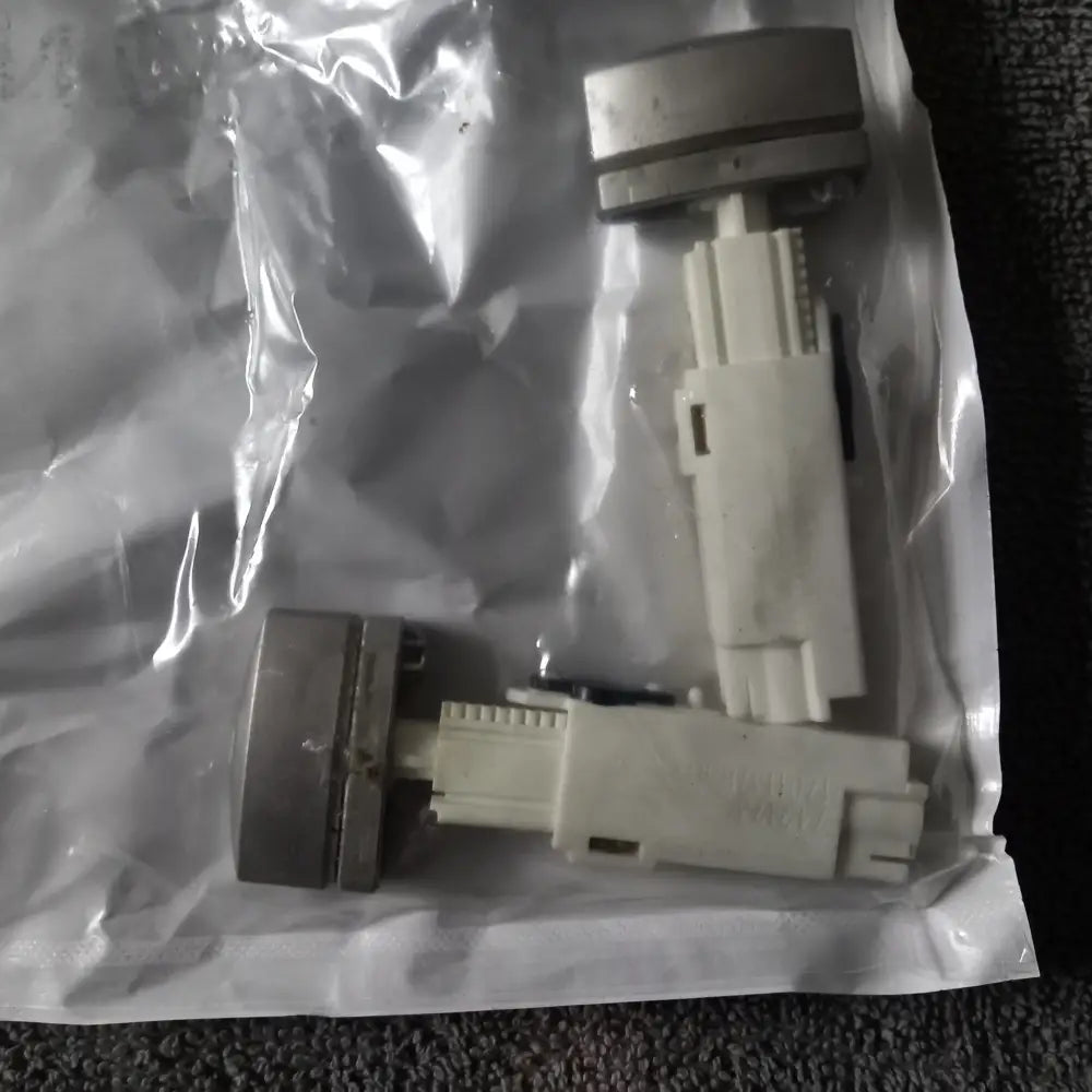 genuine neff electric built in oven selector switch dials knobs in silver x2 u15e52n3gb/04