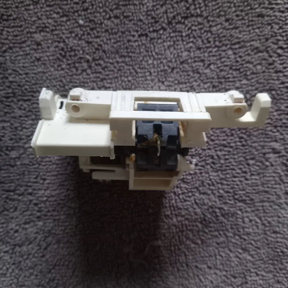 genuine spare parts Beko dsfs1531w Dishwasher Door Interlock Catch Your One-Stop Appliance Spare Parts Solution