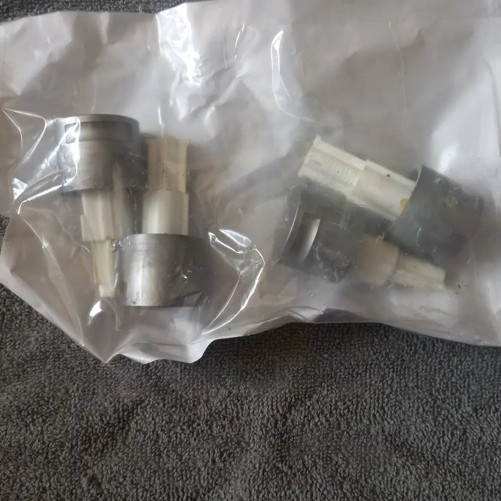 GENUINE SPARE PARTS FOR AEG D31016 SET OF SELECTOR KNOBS DIALS IN SILVER USED.