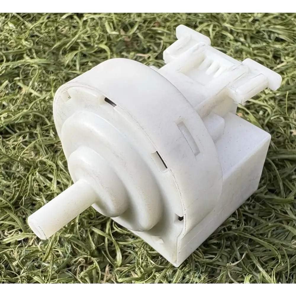 genuine spare parts for Genuine BOSCH WAK28260 Washing Machine Pressure Switch 9000709431