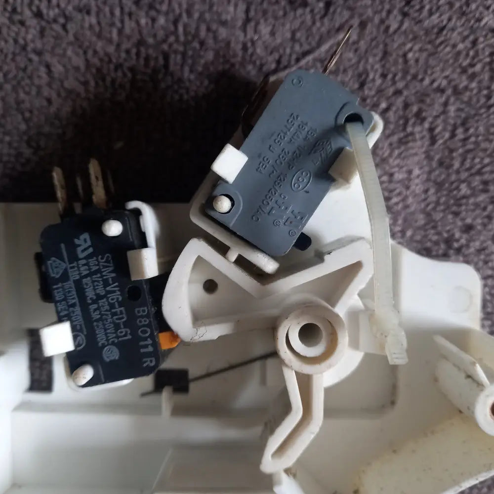genuine spare parts for cm1929 samsung microwave door safety switch