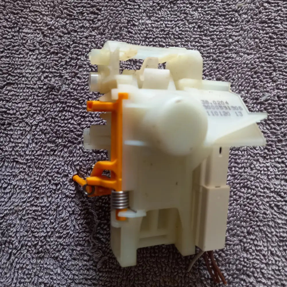 genuine spare parts siemens bosch dishwasher door lock.9000591906 38.0204
