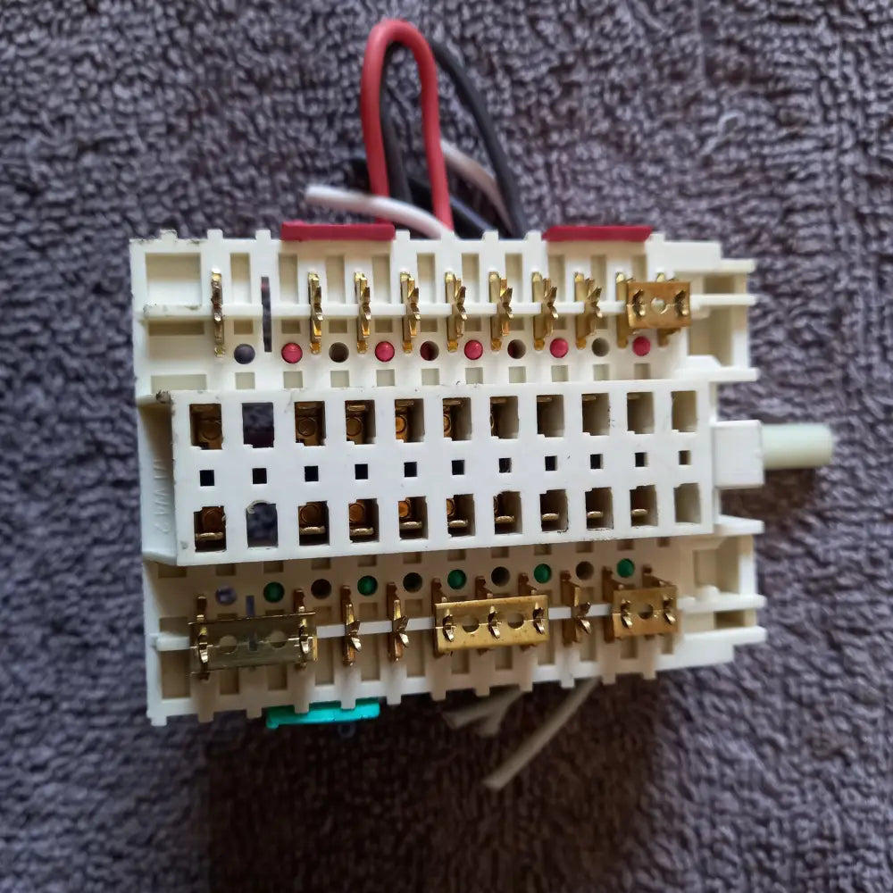 genuine spares for Hisense Cooker & Hob Selector Switch G726617 726617 1he-379 Your One-Stop Appliance Spare Parts