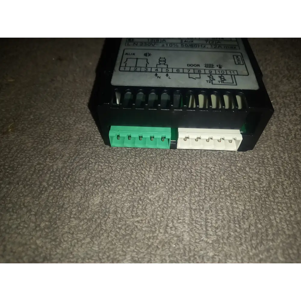 LAE Electronic Temperature & Defrost Controller shoreline sm360