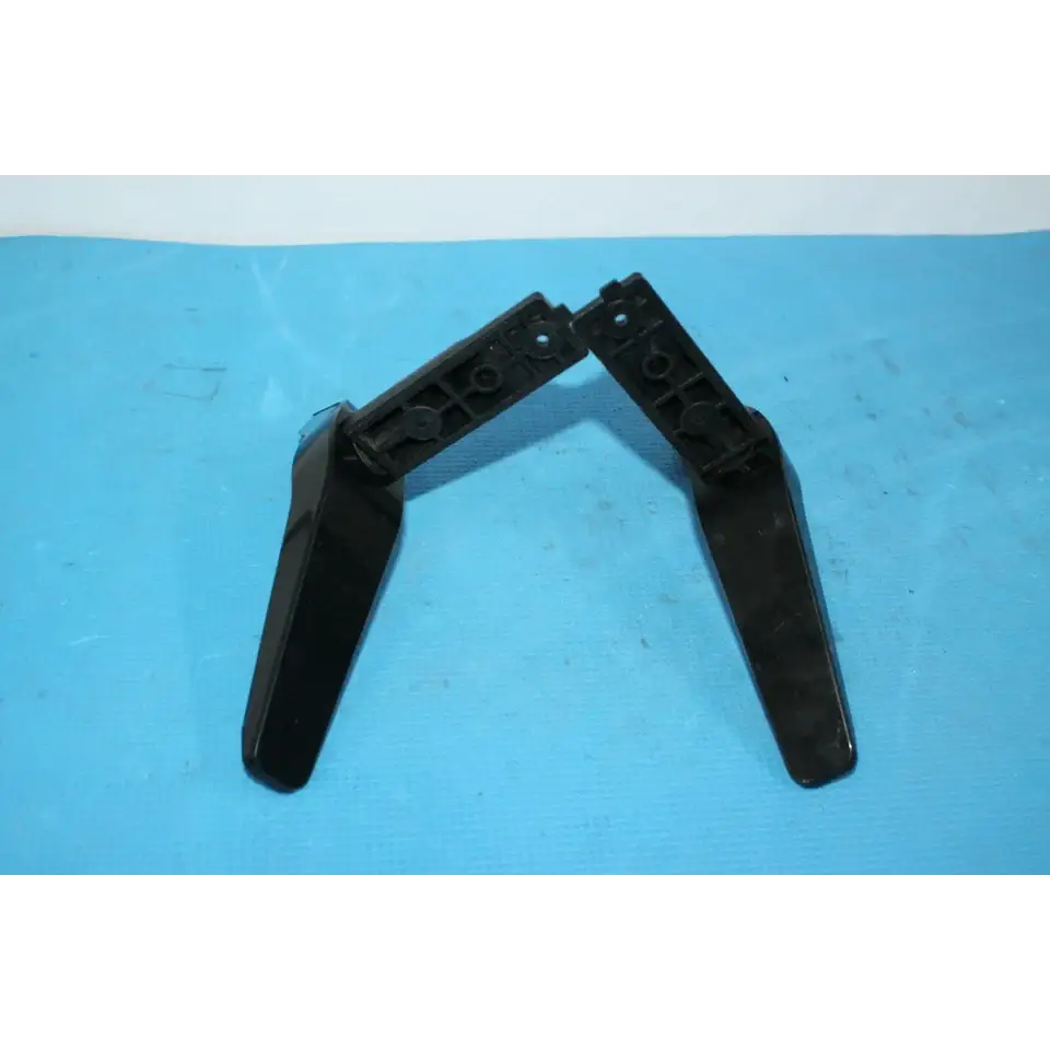 STAND LUX0132002 CF32309 DLED32287HDCNTDFVP DLED32287HD lux0 132009/01 32HB6T514 TV + SCREWS