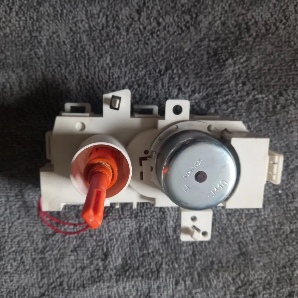 W10457476 Whirlpool Dishwasher Motor Diverter Valve 481010745147 481010457476 Dishwasher.USED